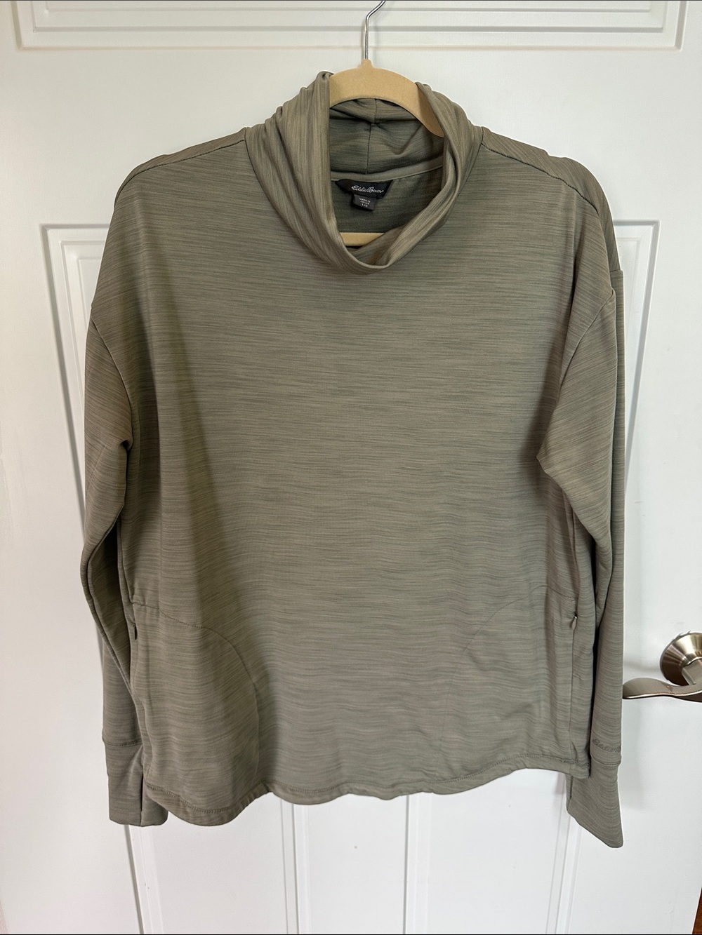 Eddie Bauer Women’s Sage Green Turtleneck Athletic Pullover Pockets EB002008